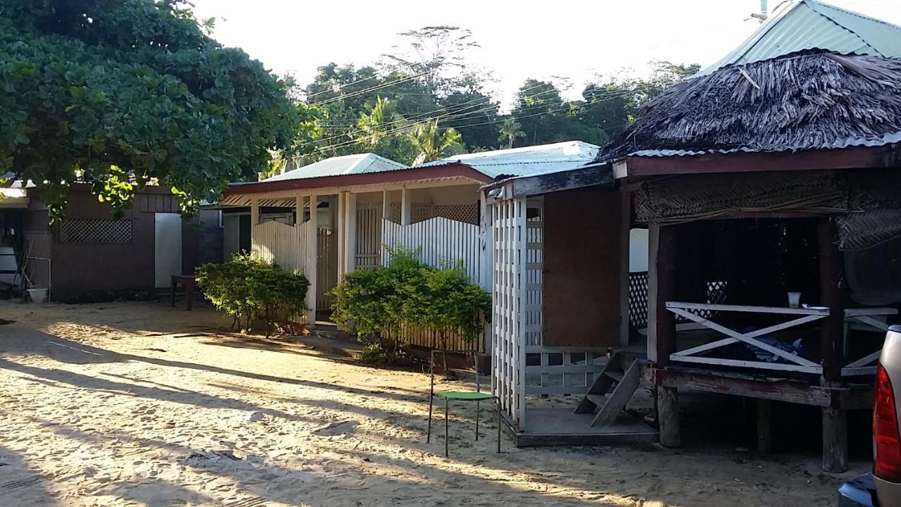 Hôtel Vacation Beach Fales à Manase Extérieur photo